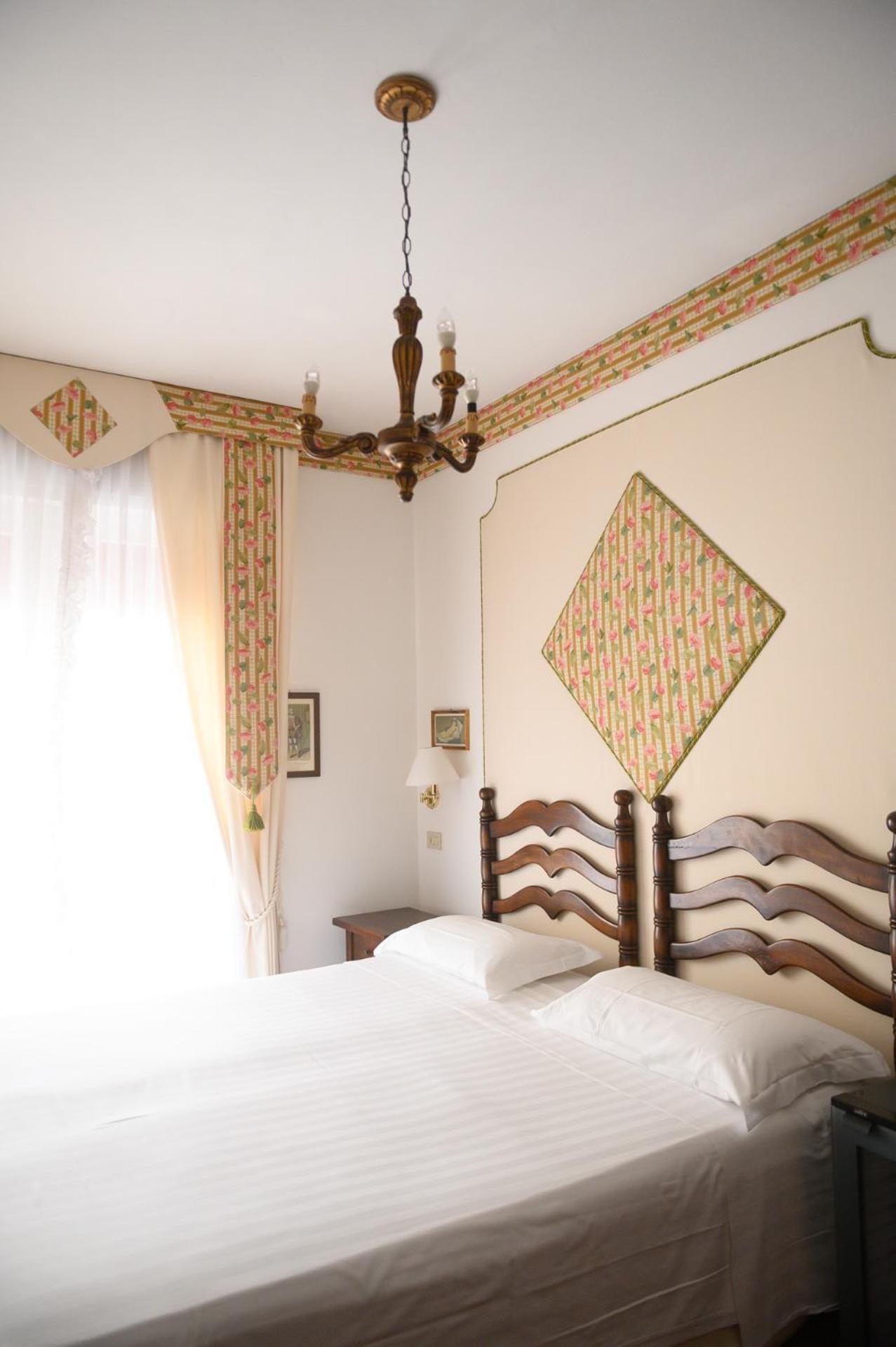 Agora Park Hotel Лідо-ді-Єзоло Екстер'єр фото